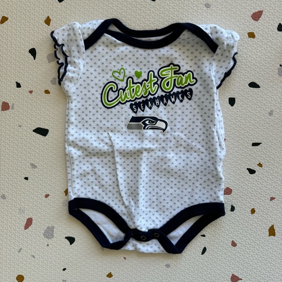 0-3M Seattle Seahawks NFL baby girl onesie lot - Picture 2 of 5